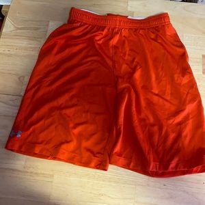 Boys under armor youth large loose under armor orange shorts with pockets